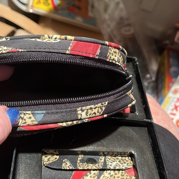 Stunning Trio by Nicole Miller, in original box. - Picture 6 of 7